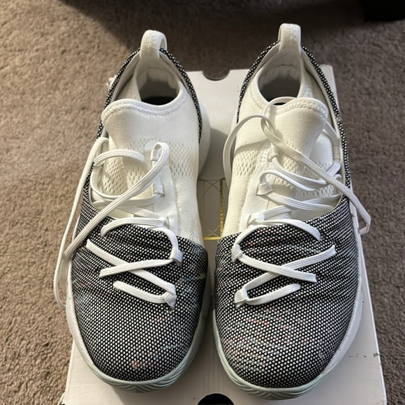 NWT Under Armour PS Curry 5 shoes - Picture 2 of 4